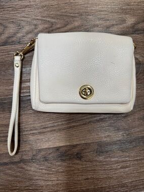 Elegant Cream Leather Clutch